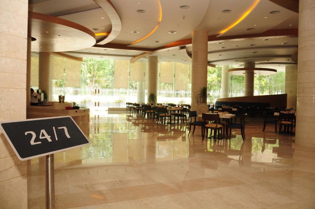 The Lalit Chandigarh Exterior photo